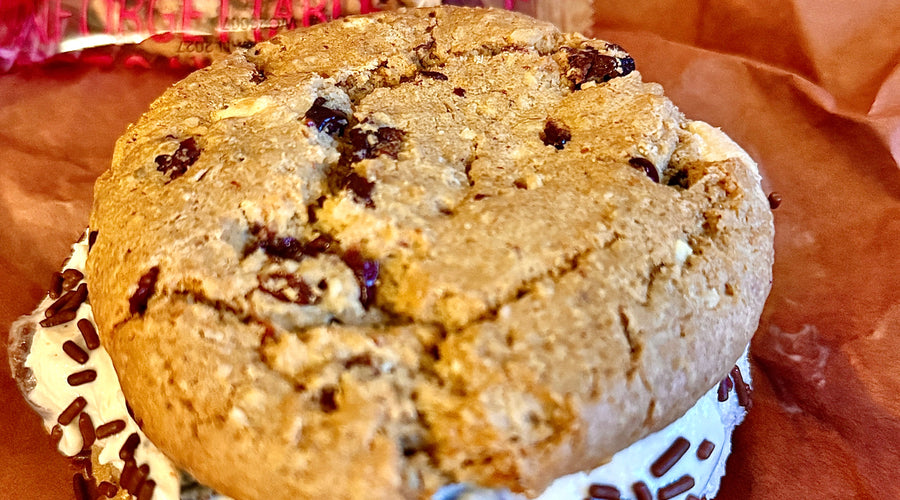CUPID'S ICE CREAM COOKIE SANDWICH